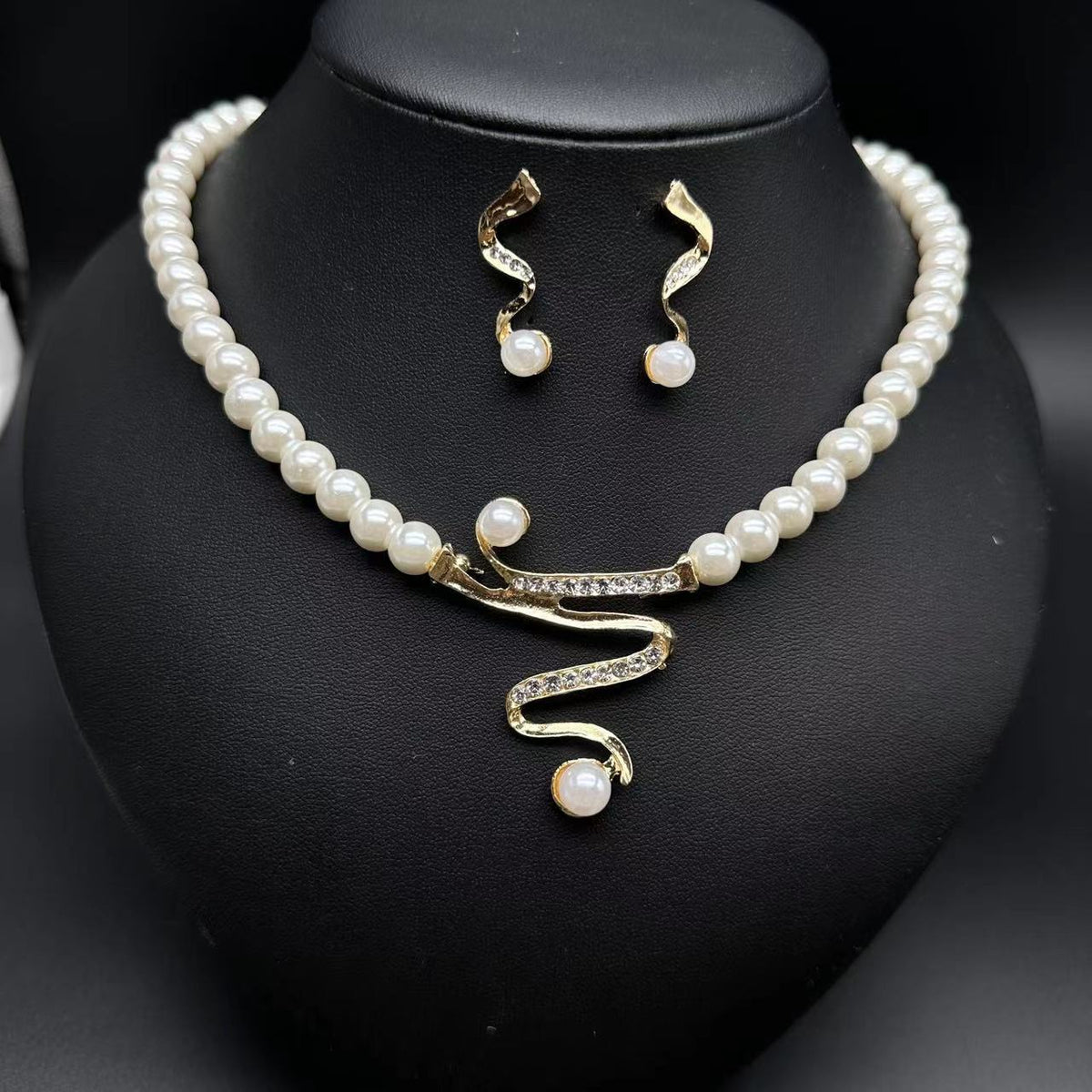 Pearl Necklace and Earrings Set - Rockint