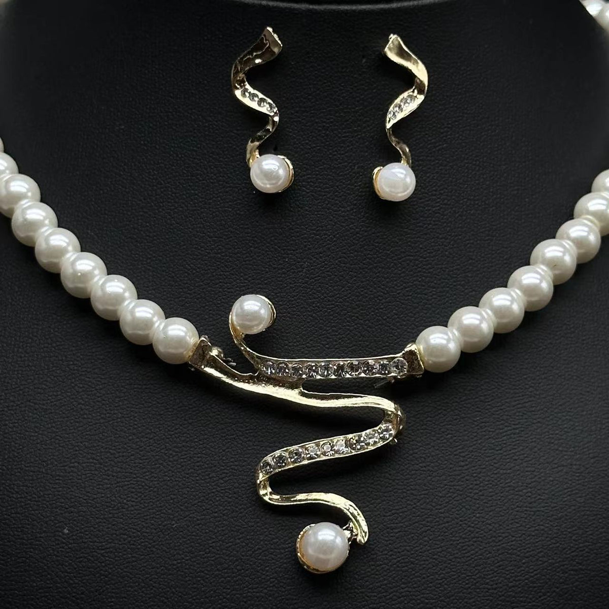 Pearl Necklace and Earrings Set - Rockint